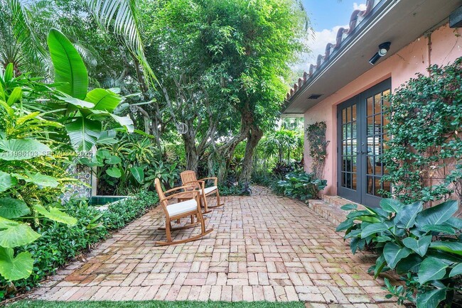 Building Photo - 226 Chilean Ave