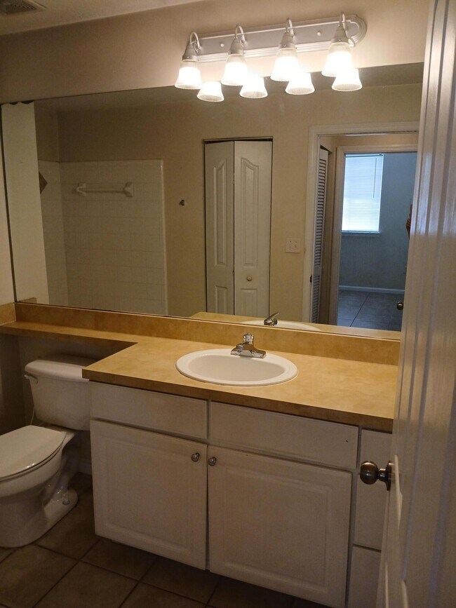 Building Photo - 9833 Baywinds Blvd