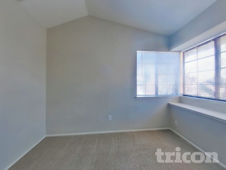 Building Photo - 254 Voyager Dr