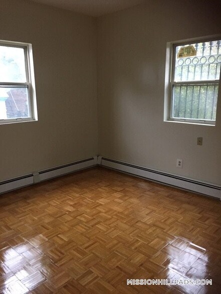 Building Photo - 53 Georgia St