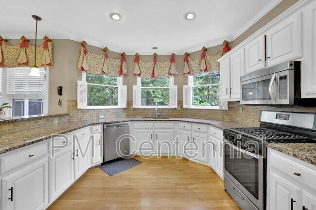 Building Photo - 120 Creekside Park Dr