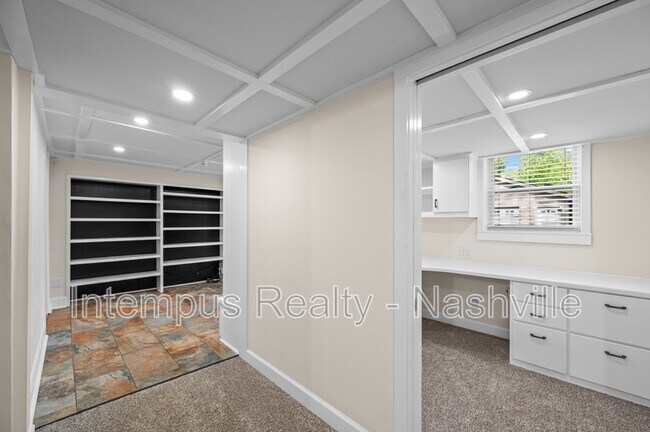 Building Photo - 7020 Bonnamere Dr