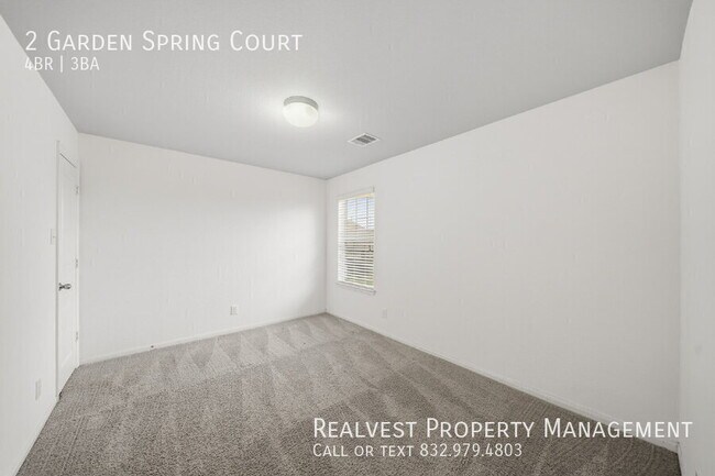 Building Photo - 2 Garden Spring Ct