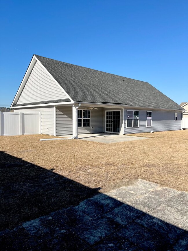 Building Photo - 3 Bedroom/2 Bathroom home in Guyton