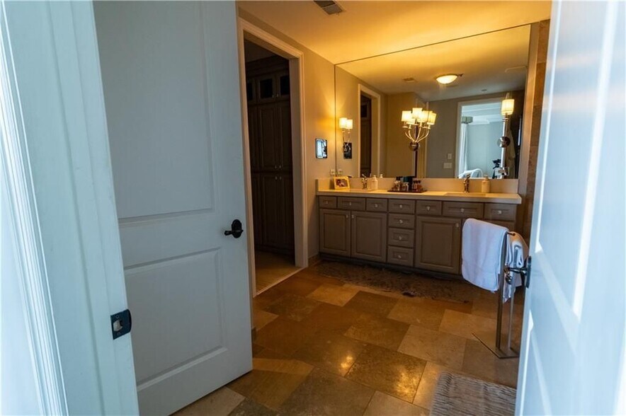 Building Photo - 2233 Peachtree Rd