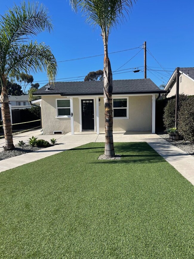 Building Photo - Beautiful Remodeled House with large yard ...