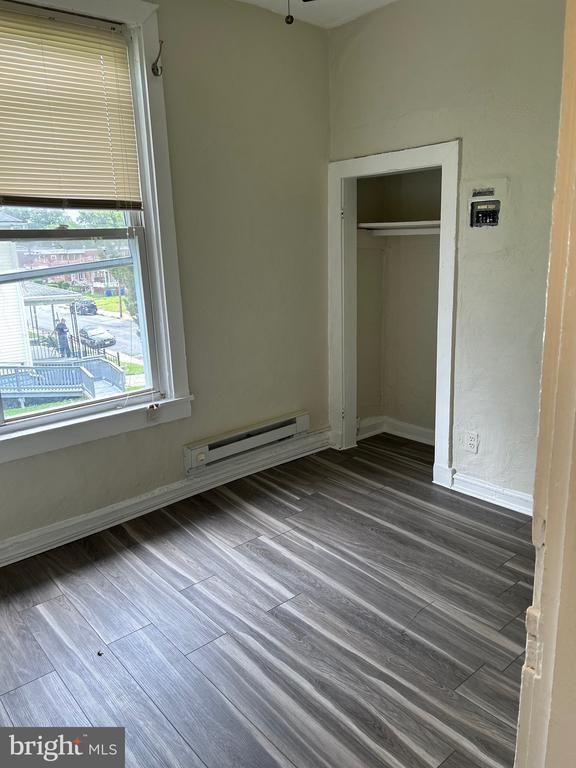 Building Photo - 4008 Mortimer Ave