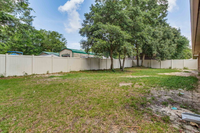 Building Photo - Spacious 4-Bedroom / 3 Bathroom + Office c...