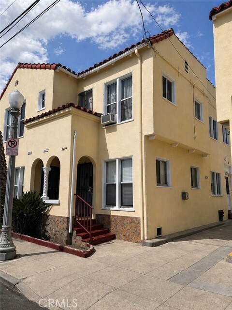 Building Photo - 3919 Walton Ave
