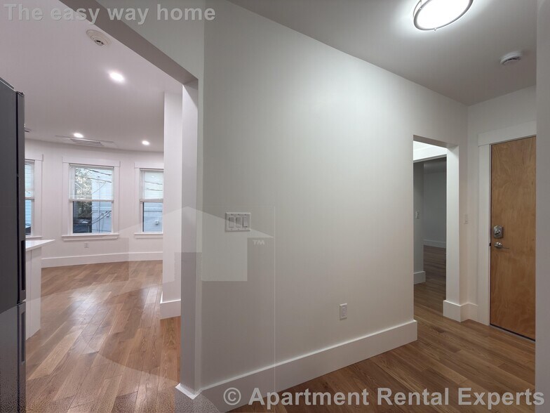 Building Photo - 406 Columbia St