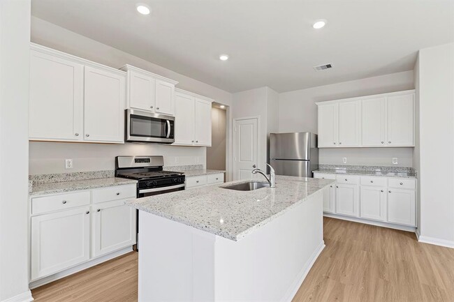 Building Photo - 1035 Rosewood Trl