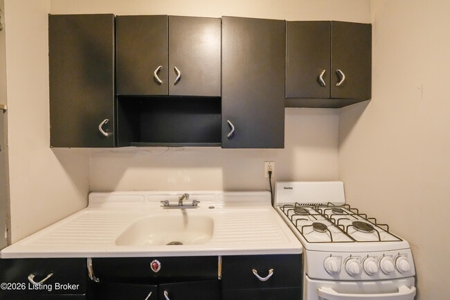 Building Photo - 2220 Heather Ln