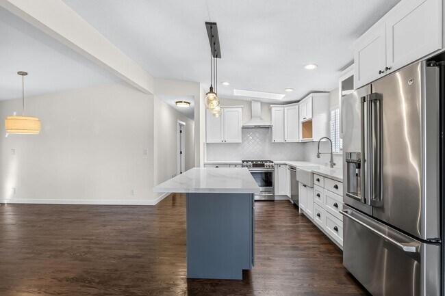 Building Photo - 5929 32nd Ave SW