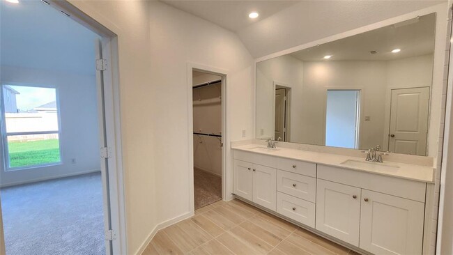 Building Photo - 6426 Seafoam Lake Dr