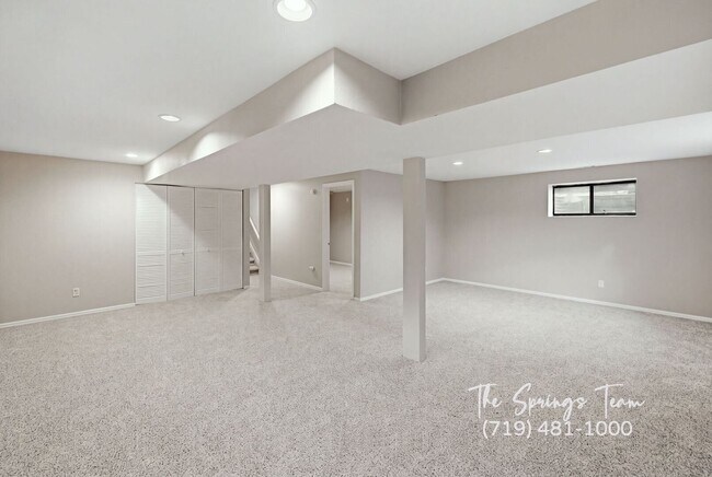 Building Photo - 3625 E Wade Ln