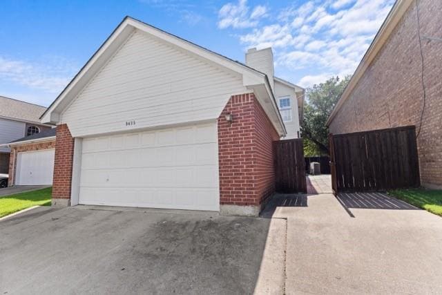 Building Photo - 9435 Blue Jay Way