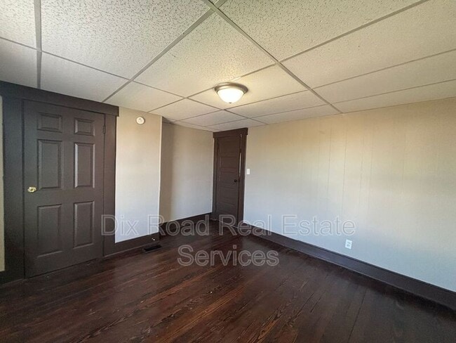 Building Photo - 526 Brandt St