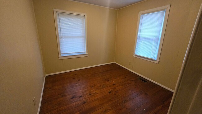 Building Photo - 3 Bedroom, 2 bathroom House! ($300 OFF MOVE IN RENT)