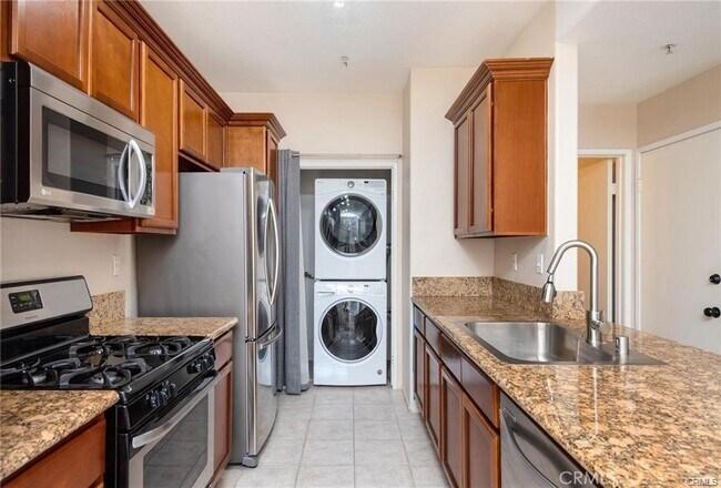 Building Photo - 13133 Le Parc Blvd