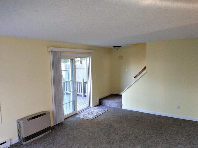 Building Photo - 14 Wellstone Dr