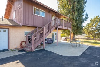 Building Photo - 752 Pomeroy Rd