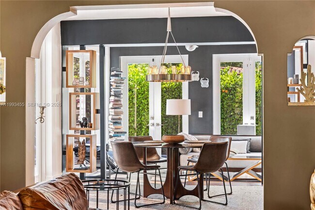 Building Photo - 738 NE 72nd Terrace