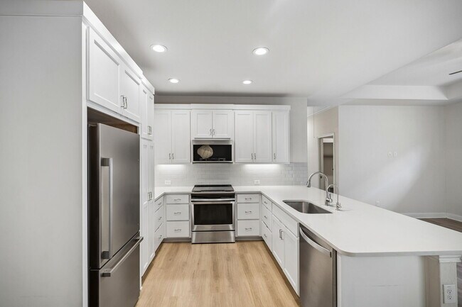 Building Photo - 154 Magnolia Cir