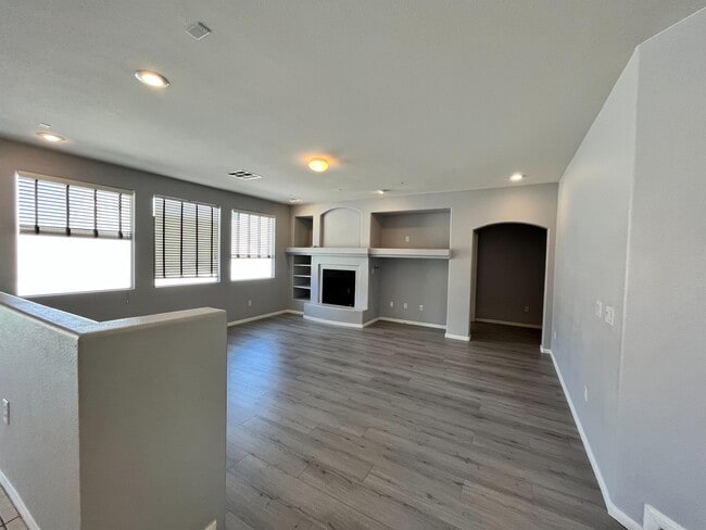 Building Photo - 653 Orbiter Ln