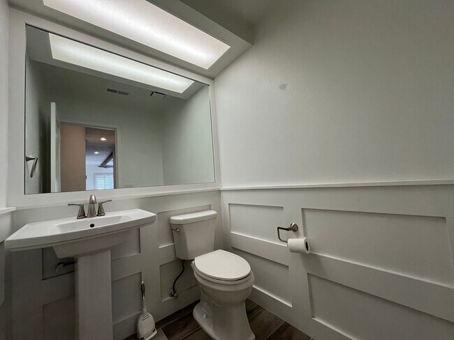 Building Photo - Long Term - 3 Bed 2 Bath in Desert Falls!
