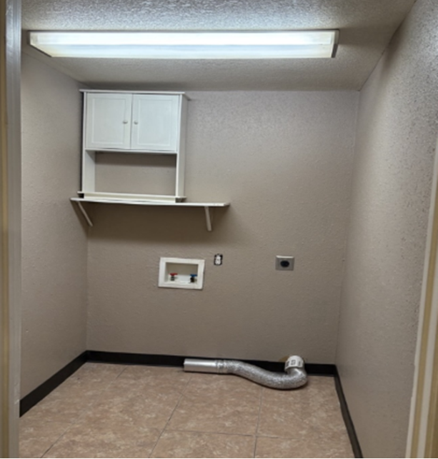 Building Photo - 2425 22nd Pl