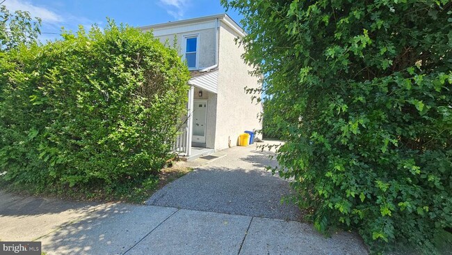 Building Photo - 130 Rockland Ave