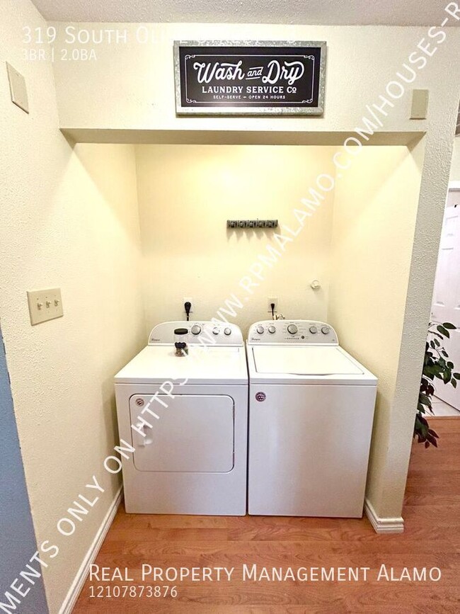 Building Photo - AVAILABLE NOW! FULLY FURNISHED 3 Bedroom /...