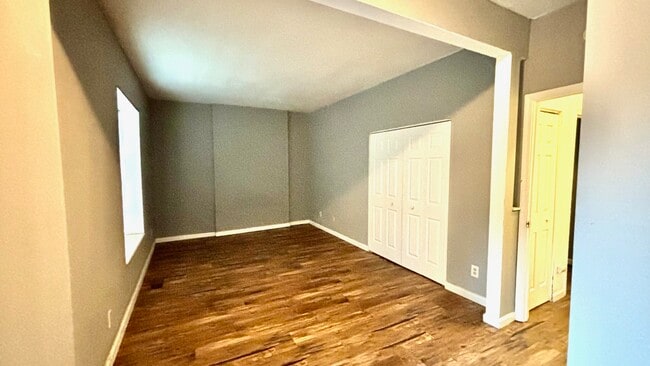 Building Photo - 348 N Newstead Ave