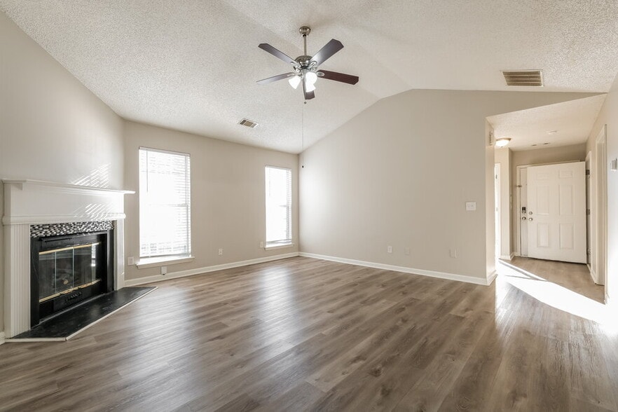 Building Photo - 3568 Brookstone Way