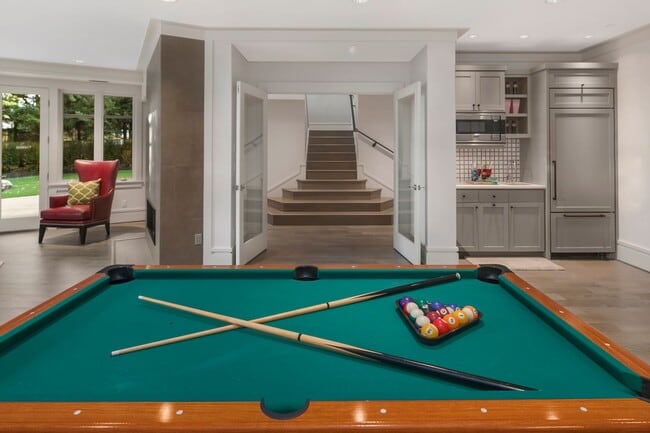 Building Photo - 6Bd/6.5Ba Clyde Hill House