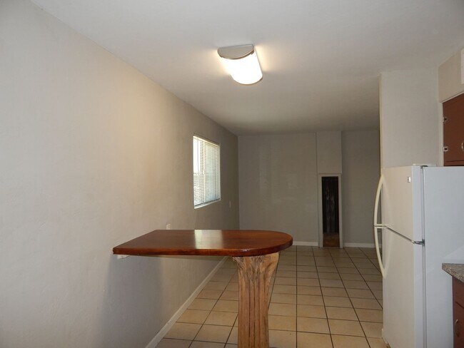 Building Photo - Available NOW! Private 1 bedroom with AC