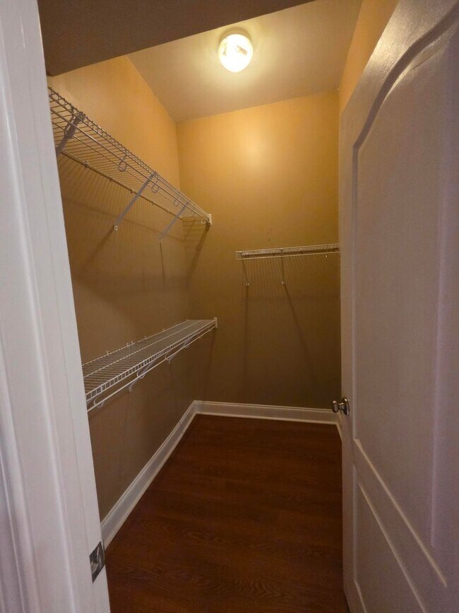 Building Photo - 9 Haven Point