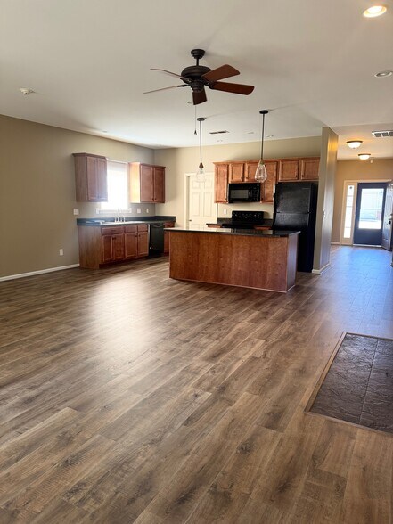 Building Photo - 1017 Fairbank Ln