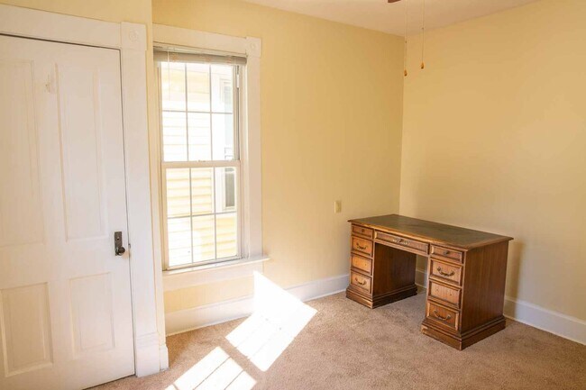 Building Photo - 30 E Maynard Ave