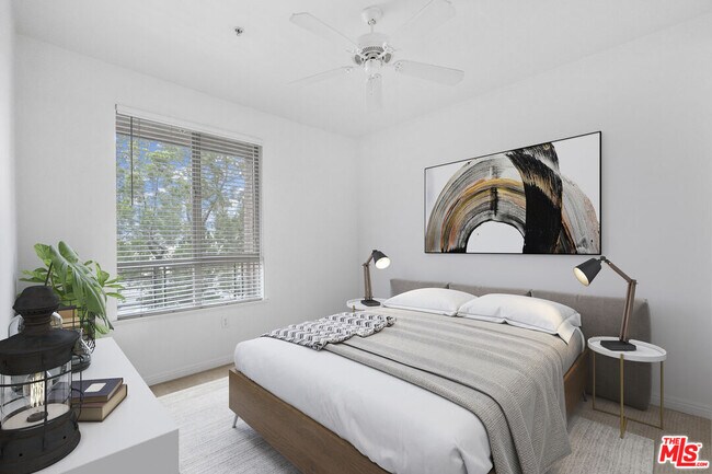 Building Photo - 100 S Alameda St