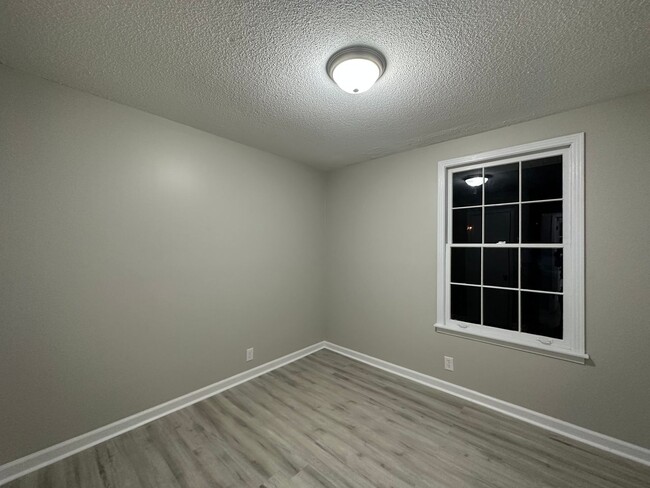 Building Photo - Newly renovated 4 bedroom home for rent!