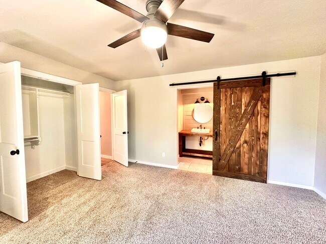 Building Photo - 4 Bed Spacious Midwest city House