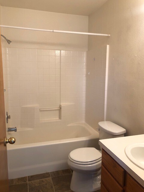 Building Photo - Available NOW! 3bed/2bath Home in Southeast Boise