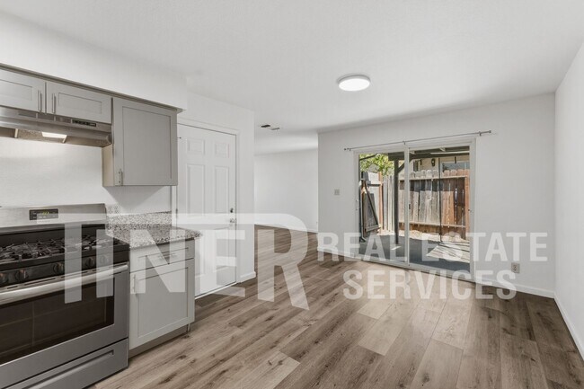 Building Photo - 4812 Robert Frost Way