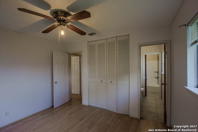 Building Photo - OFFERING 1-MONTH FREE RENT!!