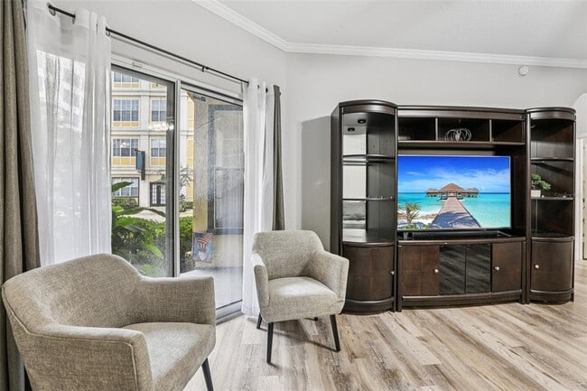 Building Photo - 860 N Orange Ave