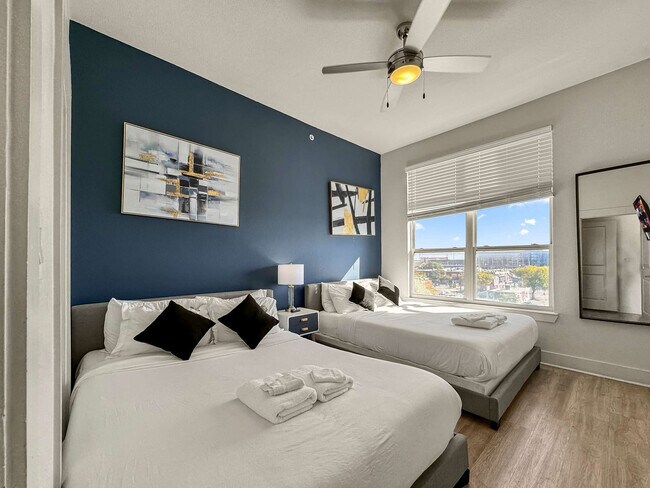 Building Photo - 2916 Indiana St