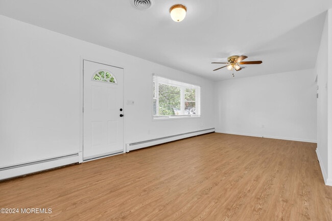 Building Photo - 567 Garfield Ave