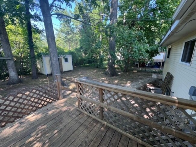 Building Photo - CHARMING HOME ON EAST SIDE OF TRAVERSE CITY NEAR NMC