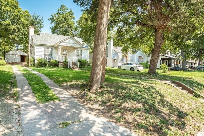 Building Photo - 3515 Fairview Ave